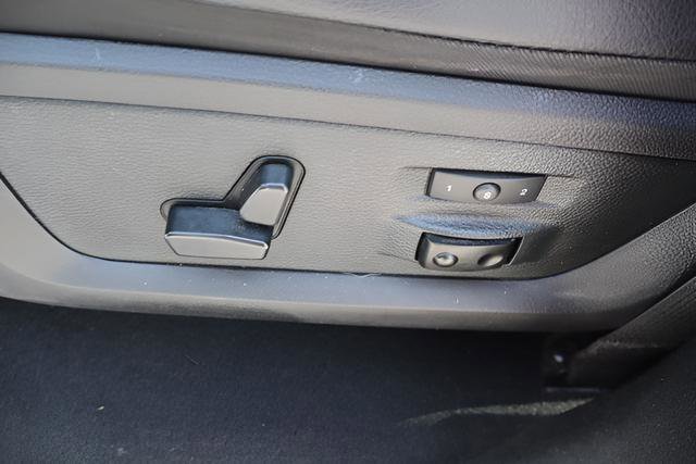 Used 2018 RAM 3500 Laramie w/ Convenience Group AWD/4WD image 21