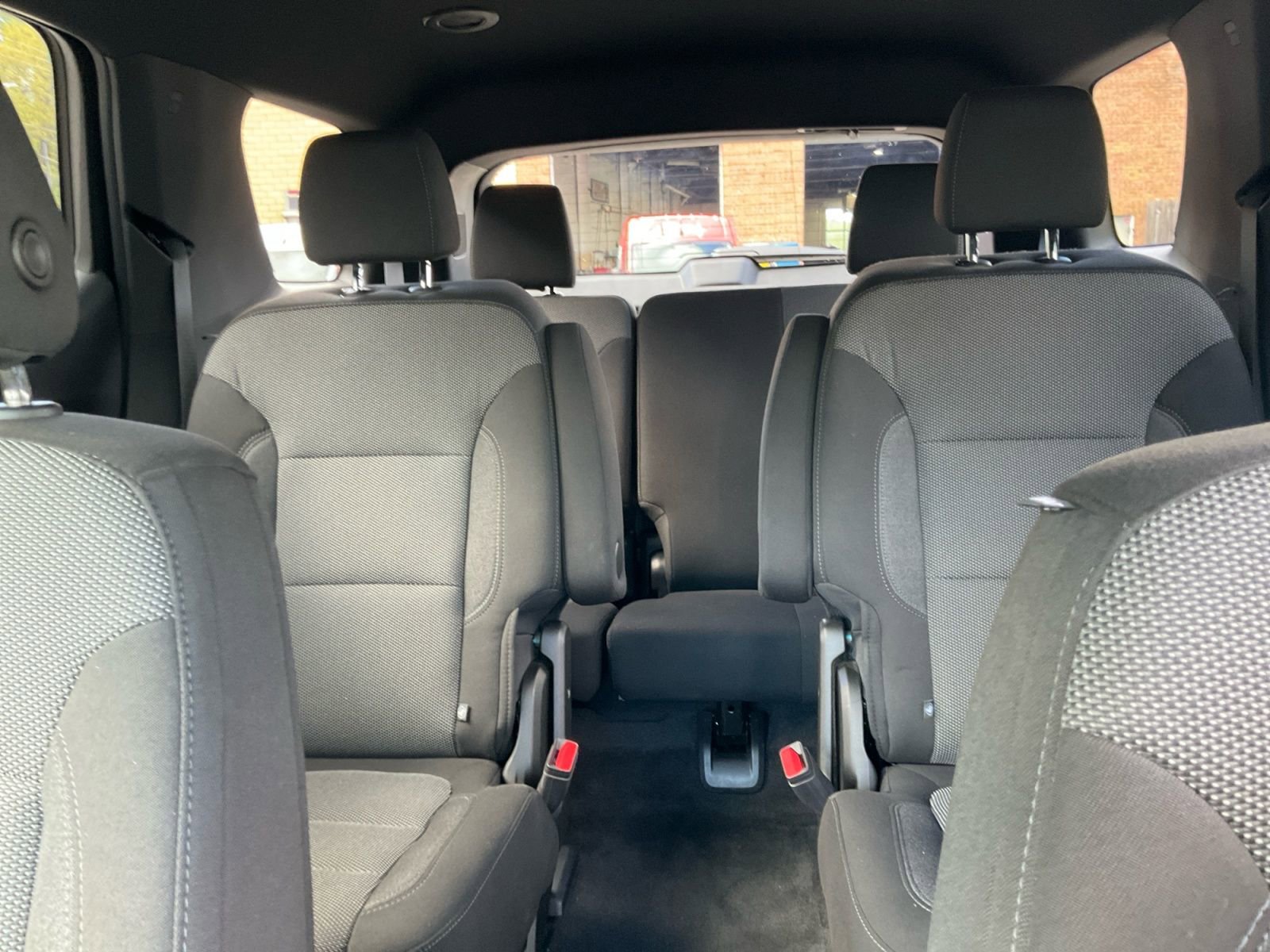 Used 2023 Chevrolet Traverse LT FWD image 31