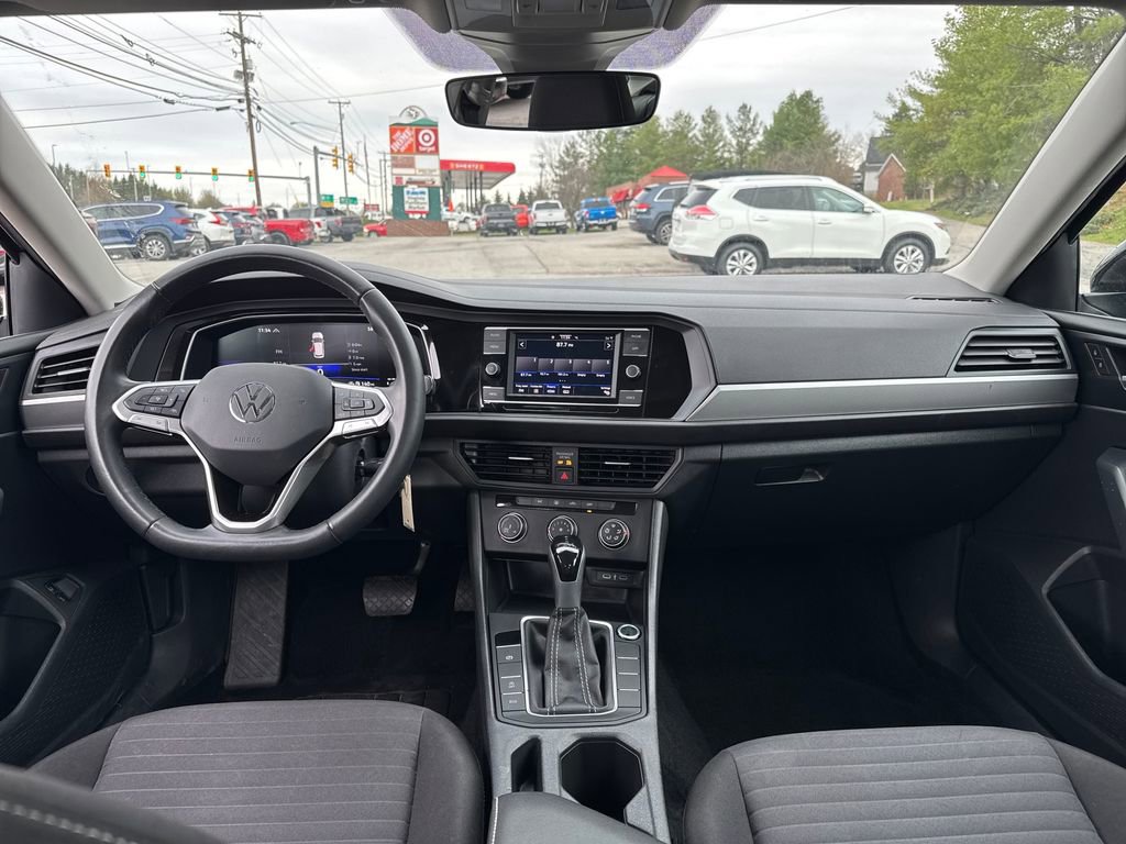 Used 2024 Volkswagen Jetta S image 11