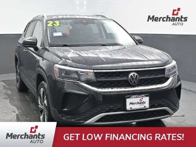 Used 2023 Volkswagen Taos SE w/ Panoramic Sunroof Package