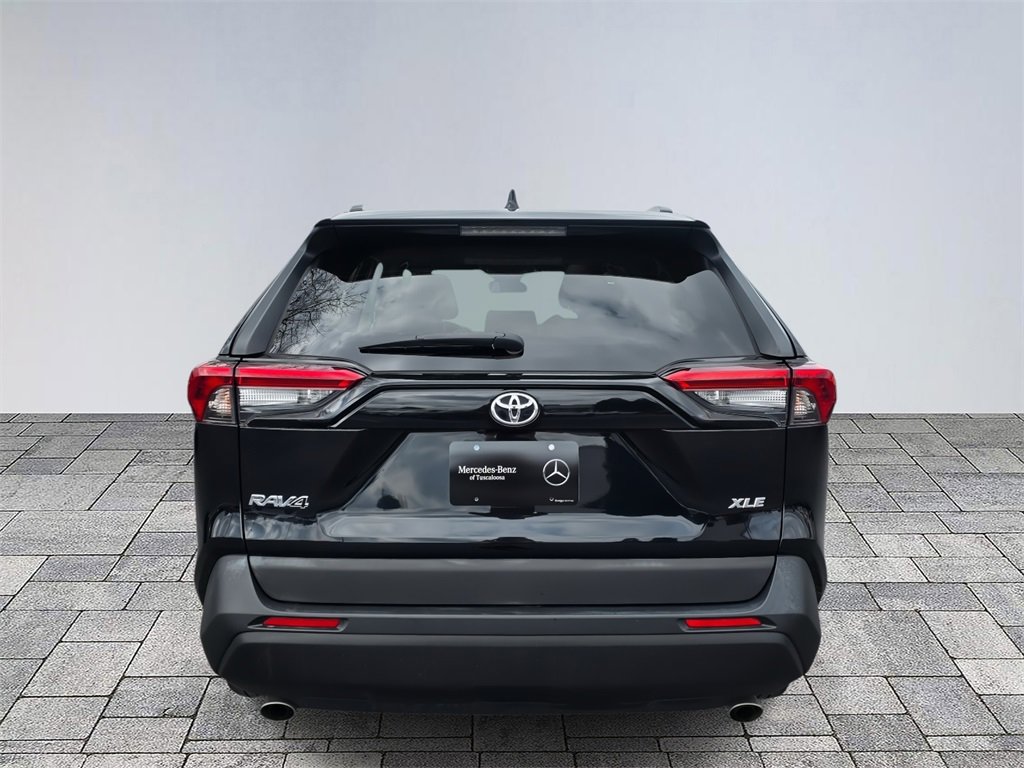 Used 2020 Toyota RAV4 XLE Premium image 6