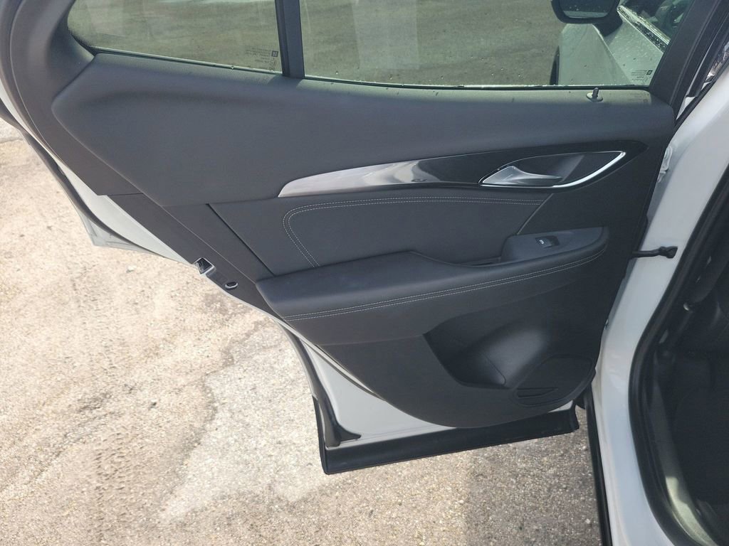 Used 2025 Buick Envision Preferred image 42