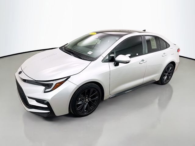 Used 2023 Toyota Corolla SE image 3