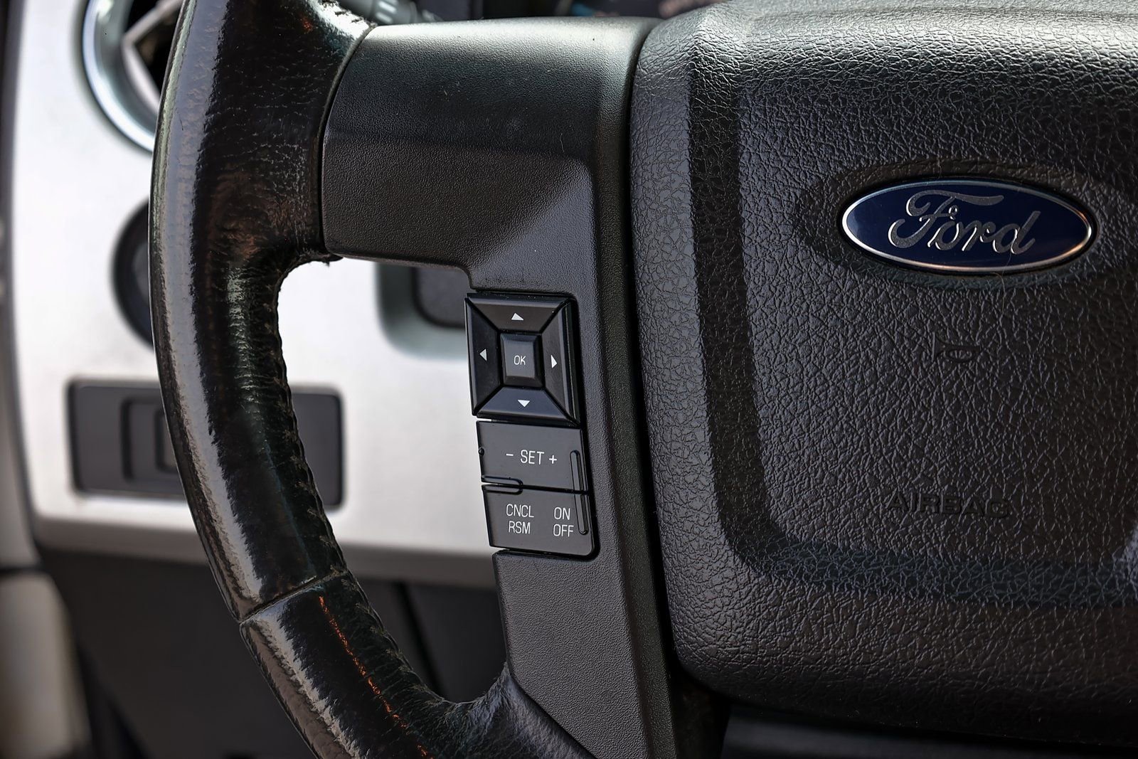 Used 2014 Ford F150 Lariat w/ Equipment Group 502A Luxury AWD/4WD image 14