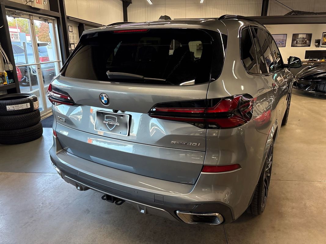 Used 2024 BMW X5 sDrive40i w/ M Sport Package image 9