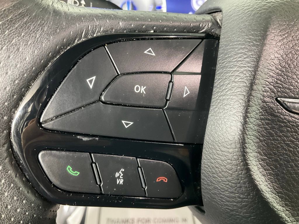 Used 2021 Chrysler Pacifica Limited w/ Uconnect Theater Family Group image 18