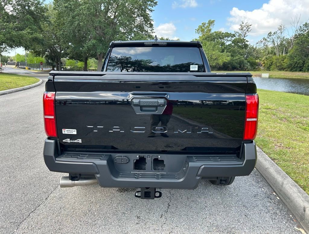 Certified 2025 Toyota Tacoma SR AWD/4WD image 4