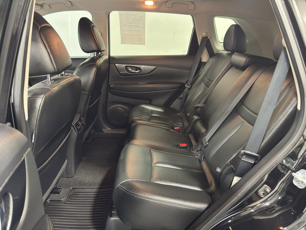 Used 2016 Nissan Rogue SV AWD/4WD image 27