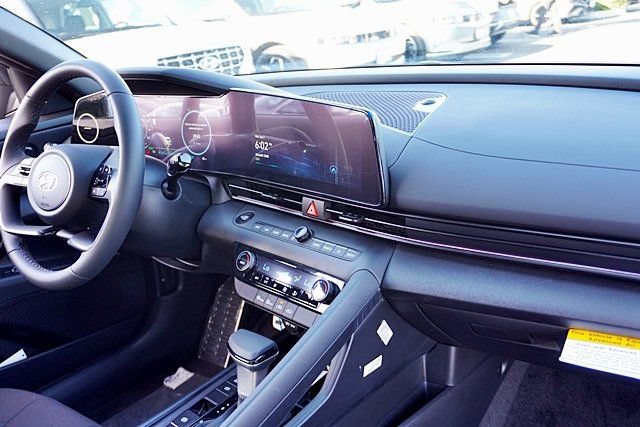 New 2026 Hyundai Elantra Sport FWD image 13