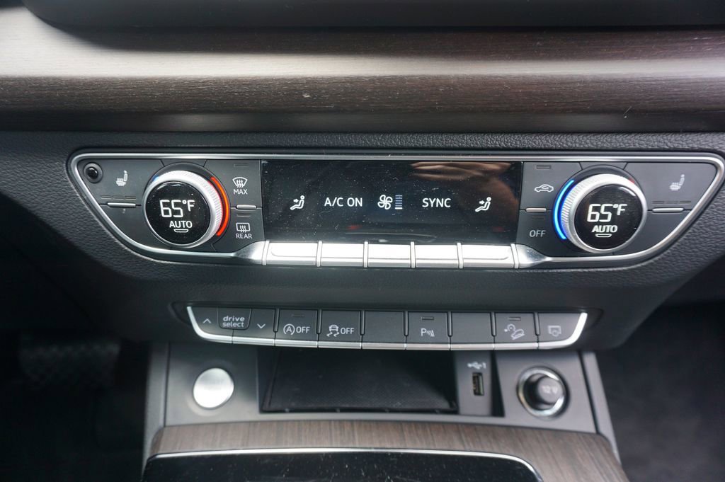 Used 2023 Audi Q5 2.0T Premium w/ Convenience Package AWD/4WD image 13