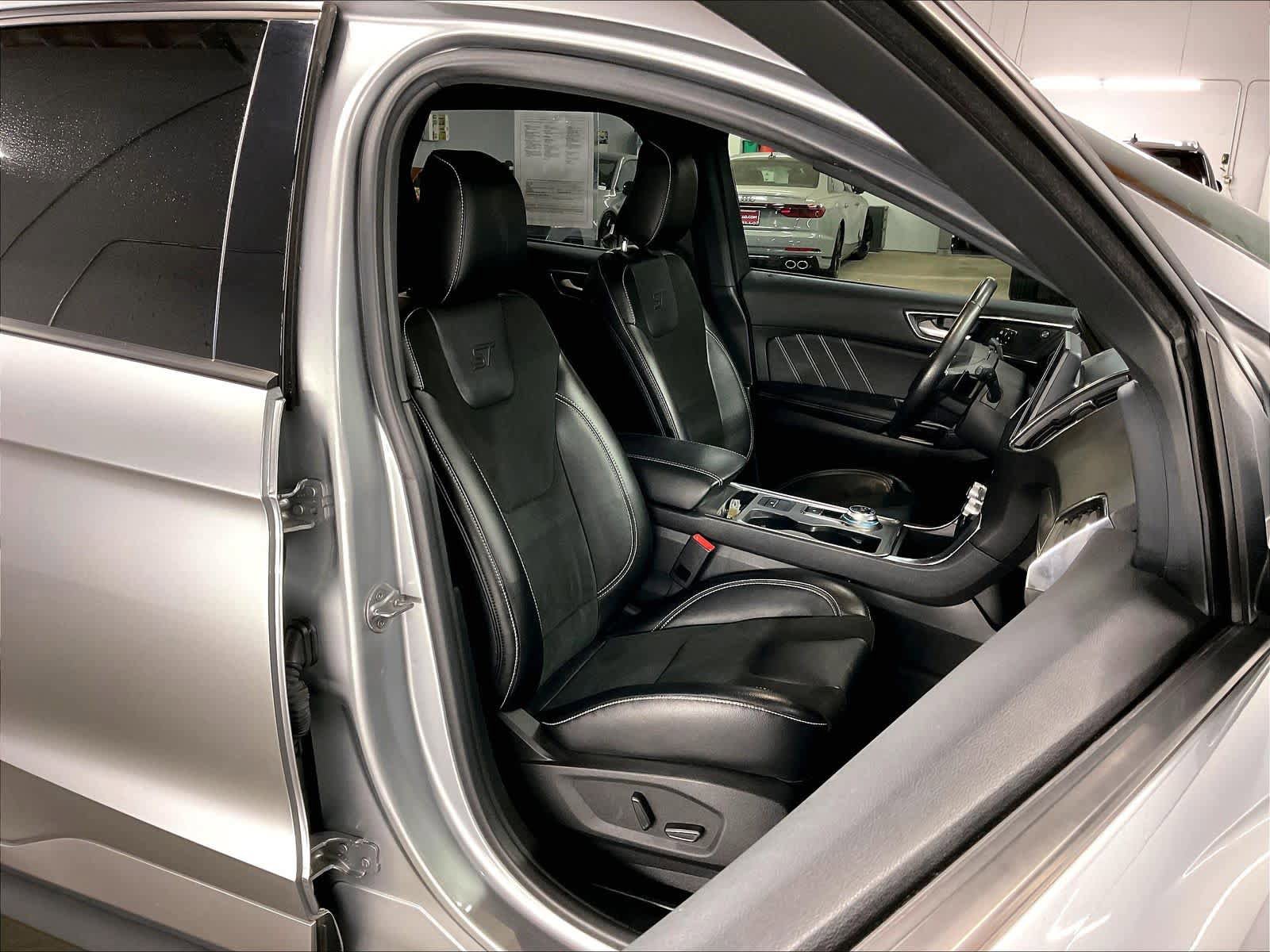 Used 2023 Ford Edge ST AWD/4WD image 10