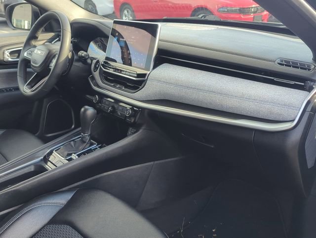 Used 2024 Jeep Compass Latitude image 26