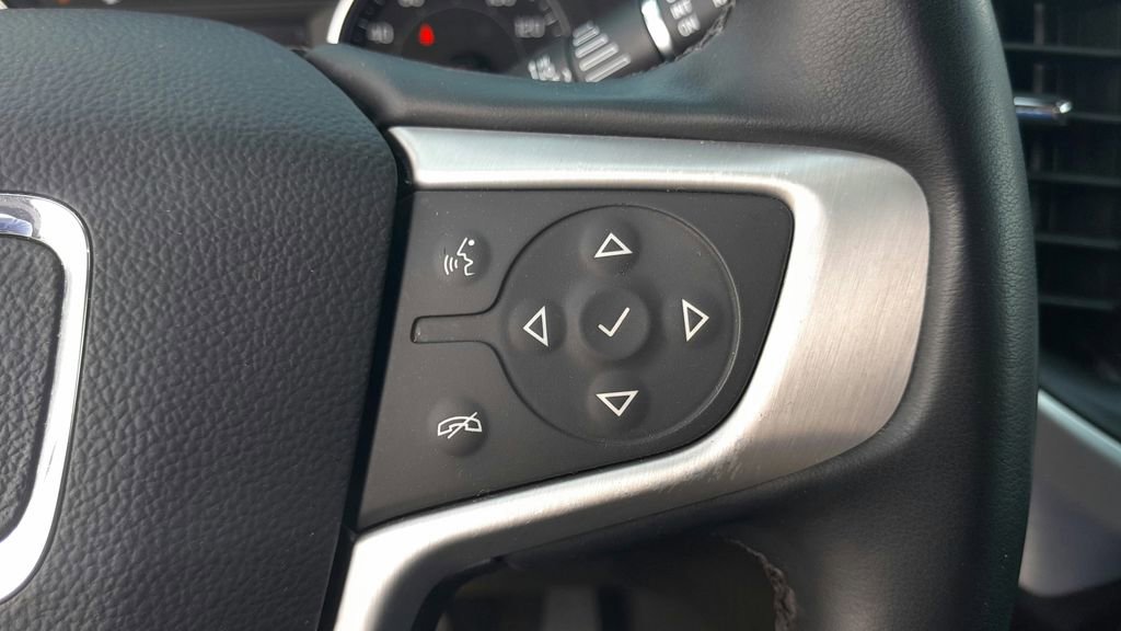 Used 2023 GMC Acadia SLT image 24