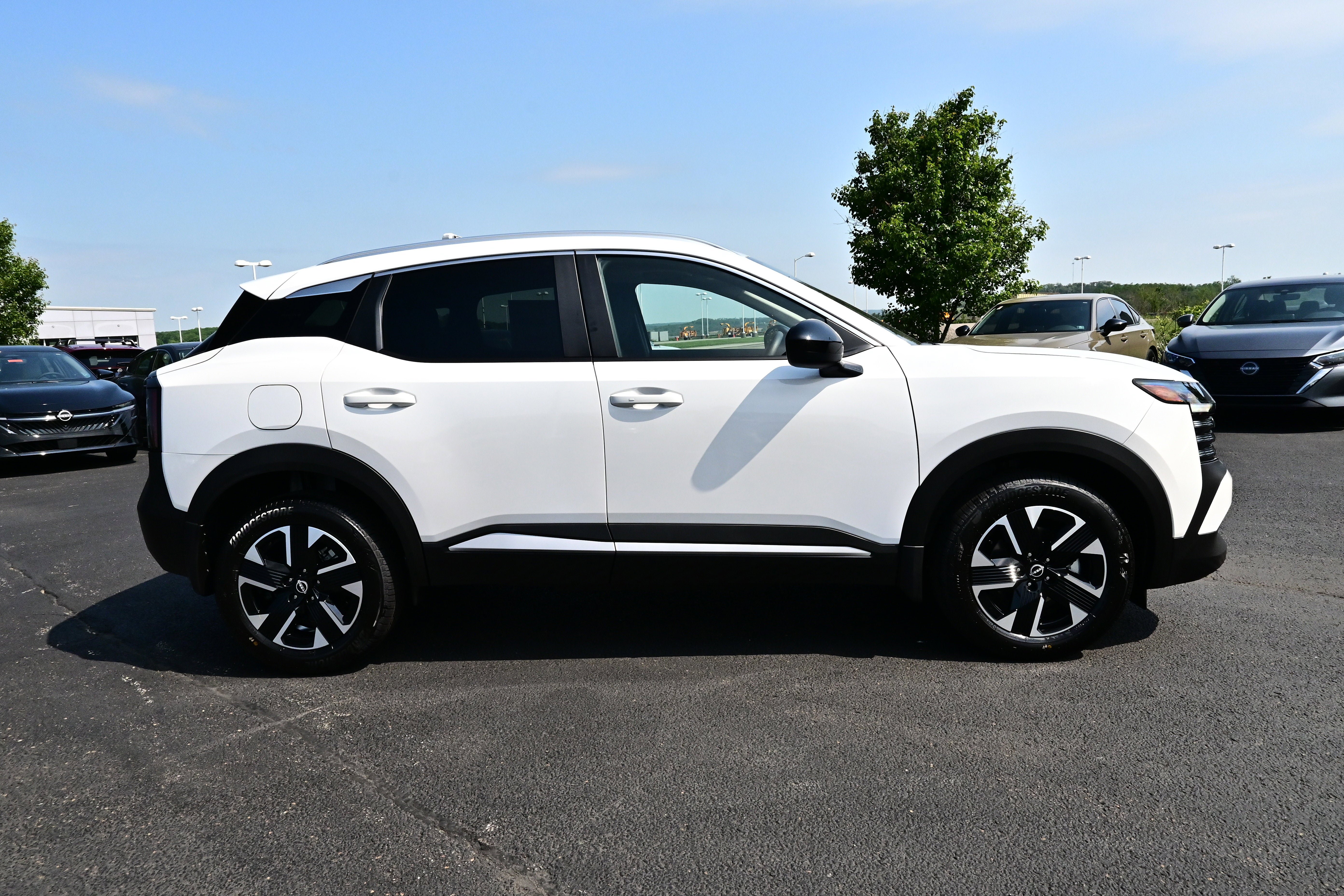 New 2026 Nissan Kicks SV w/ SV Premium Package AWD/4WD image 5