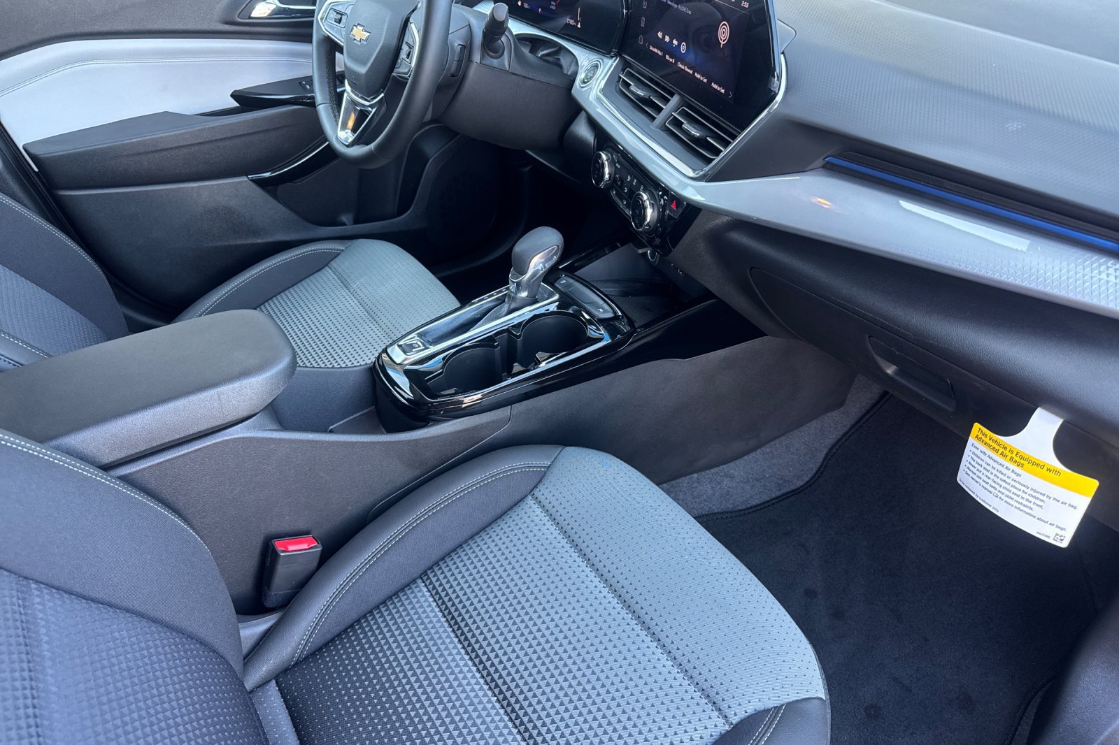 Used 2026 Chevrolet Trax LT w/ Sunroof Package FWD image 20