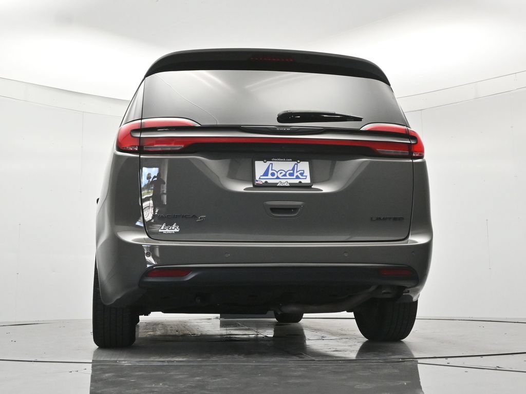 Used 2025 Chrysler Pacifica Limited FWD image 42