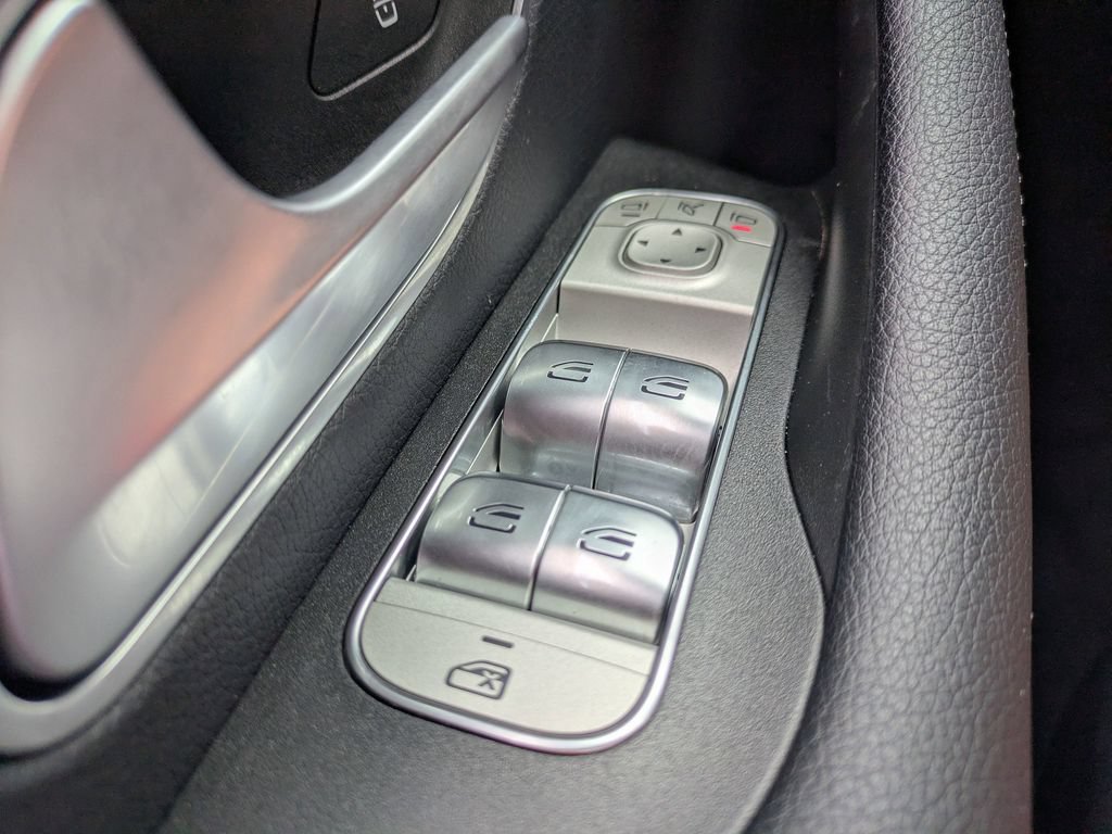 Used 2025 Mercedes-Benz GLS 450 4MATIC image 28