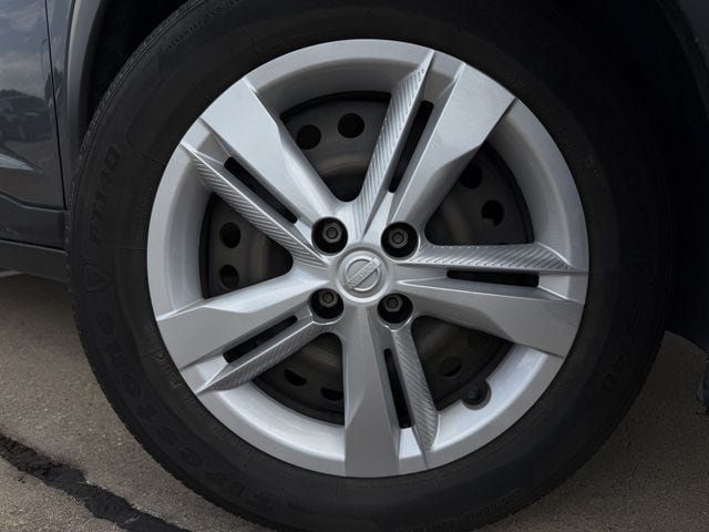 Used 2024 Nissan Kicks S FWD image 9