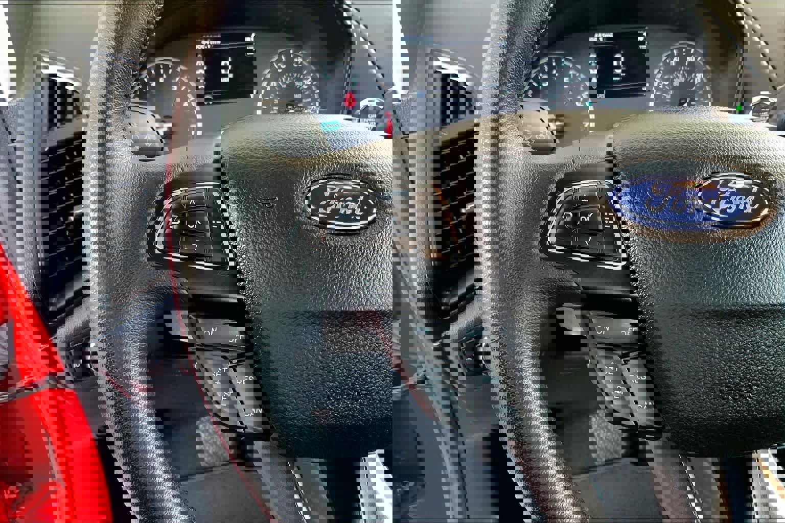 Used 2020 Ford EcoSport Titanium image 24