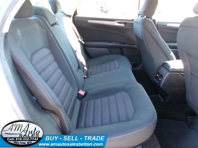 Used 2017 Ford Fusion SE image 17