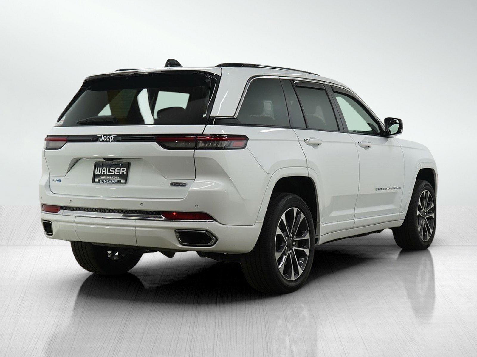 Used 2023 Jeep Grand Cherokee Overland image 5