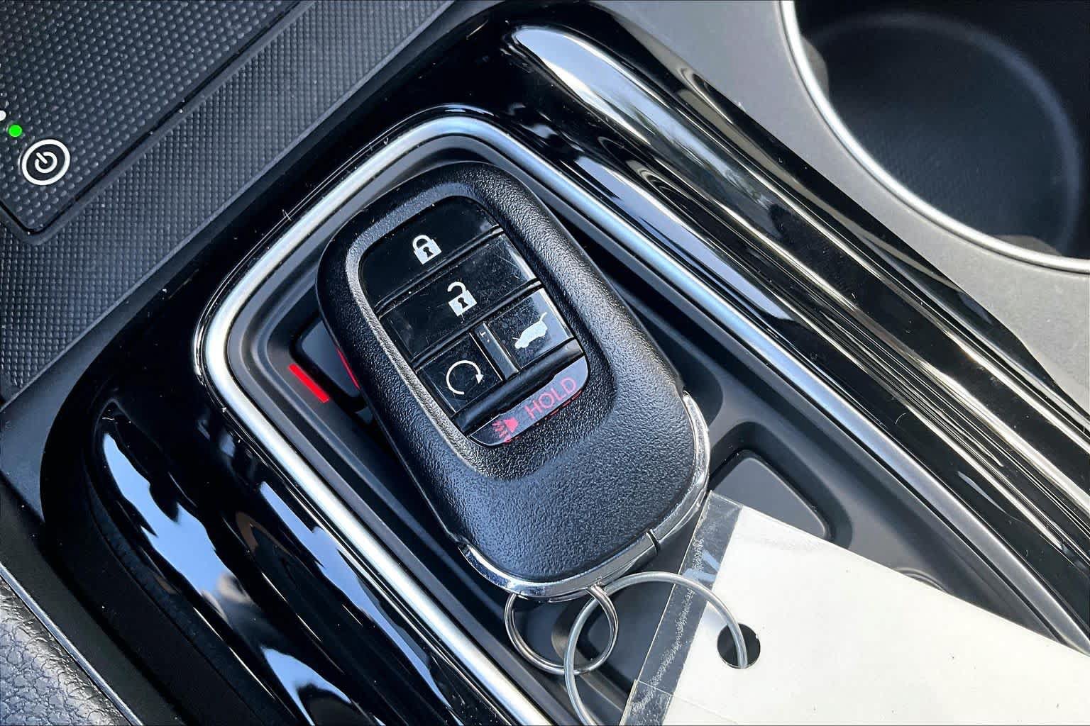 Used 2025 Honda Pilot Touring image 15