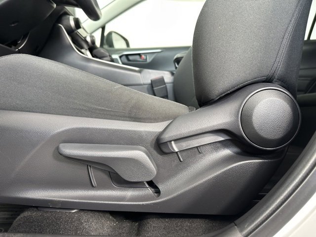 Used 2023 Toyota RAV4 LE image 22