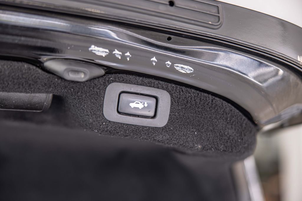 Used 2017 Lexus LS 460 AWD w/ Comfort Package image 17