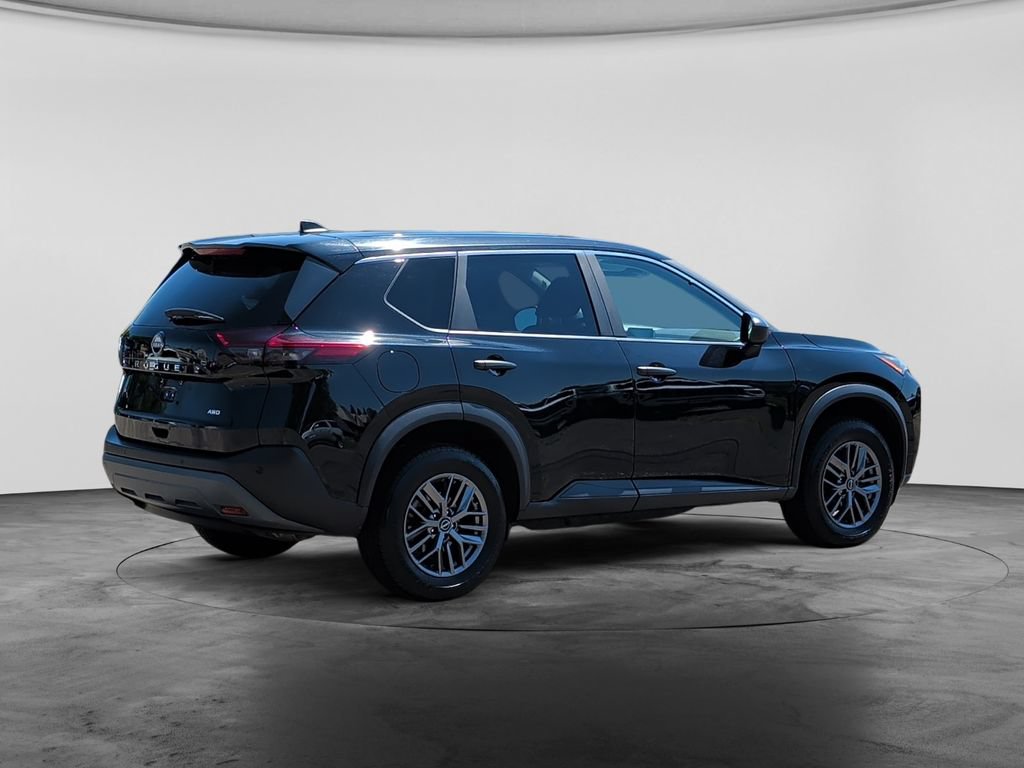Used 2023 Nissan Rogue S AWD/4WD image 7