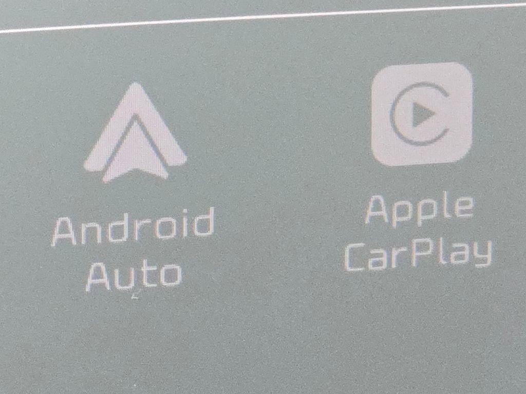 Used 2024 Kia Carnival LX image 7