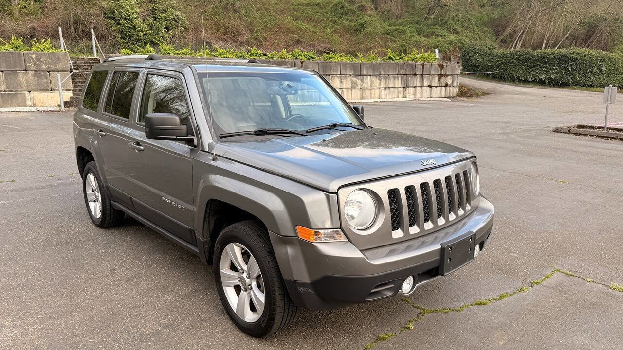 Used 2012 Jeep Patriot Limited w/ Sun/Sound Group AWD/4WD image 2