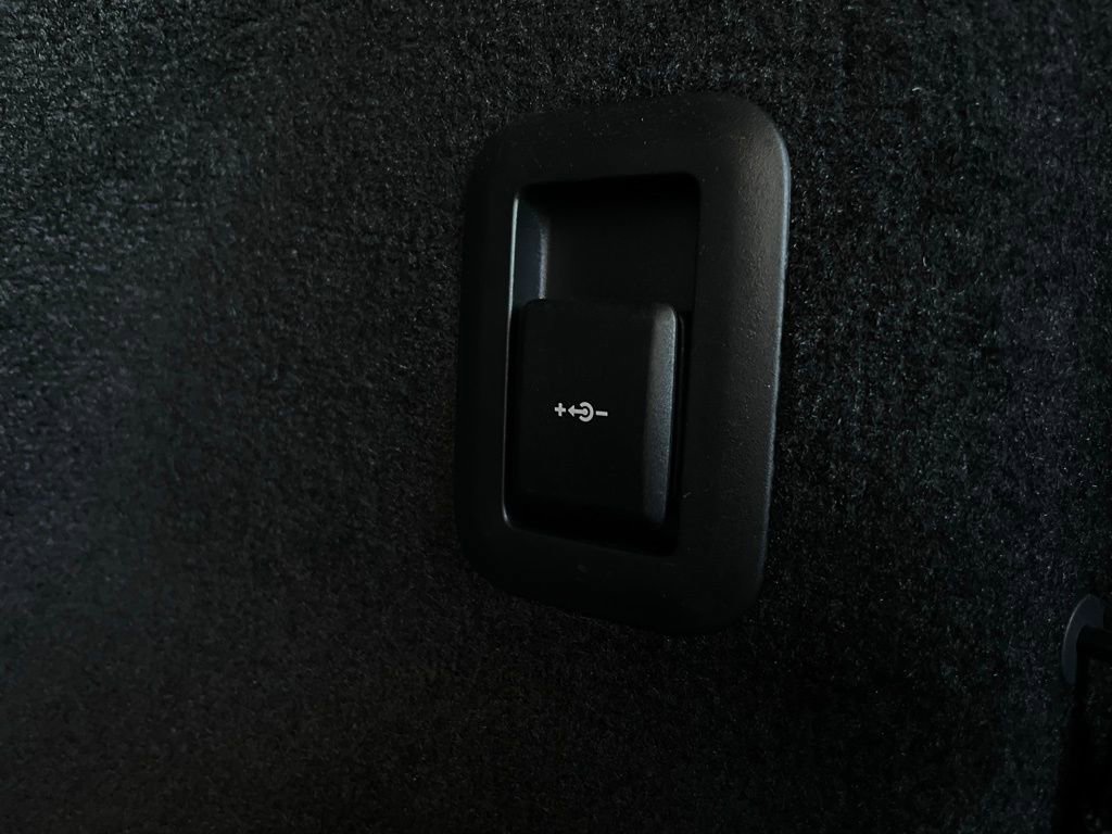 Used 2024 Land Rover Range Rover Sport SE image 23