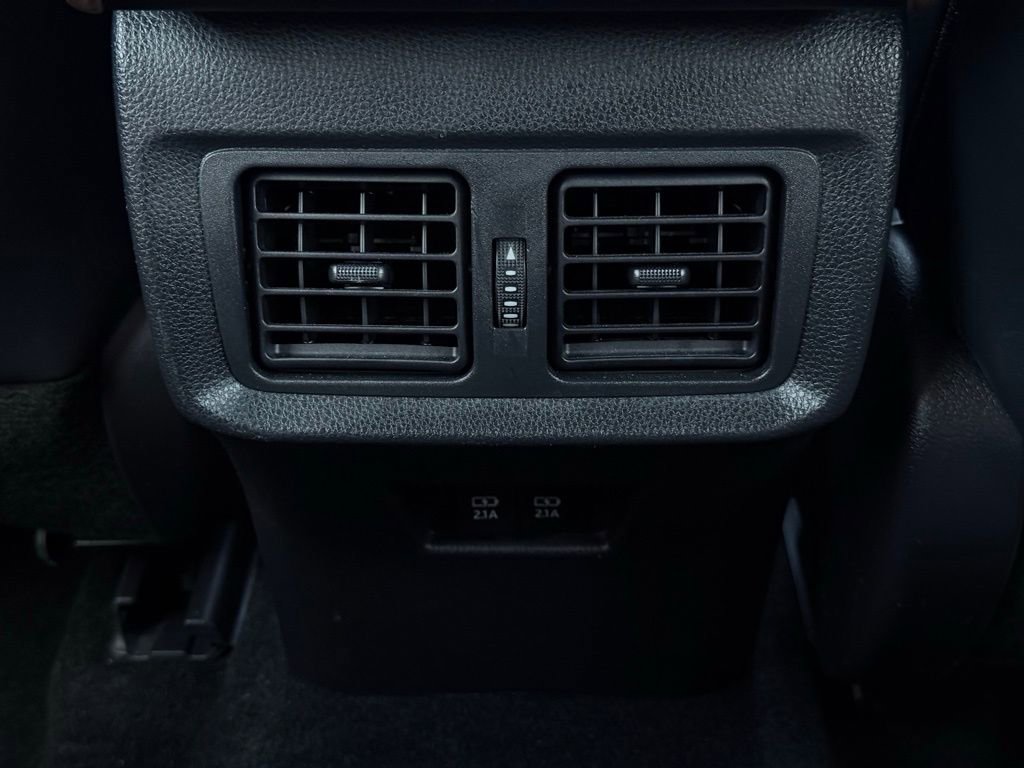 Used 2021 Toyota Venza XLE image 48