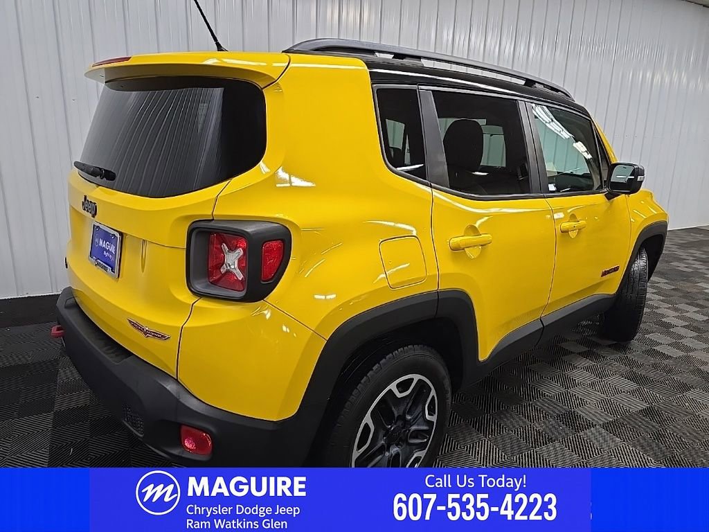 Used 2015 Jeep Renegade Trailhawk w/ Premium Leather Group AWD/4WD image 12