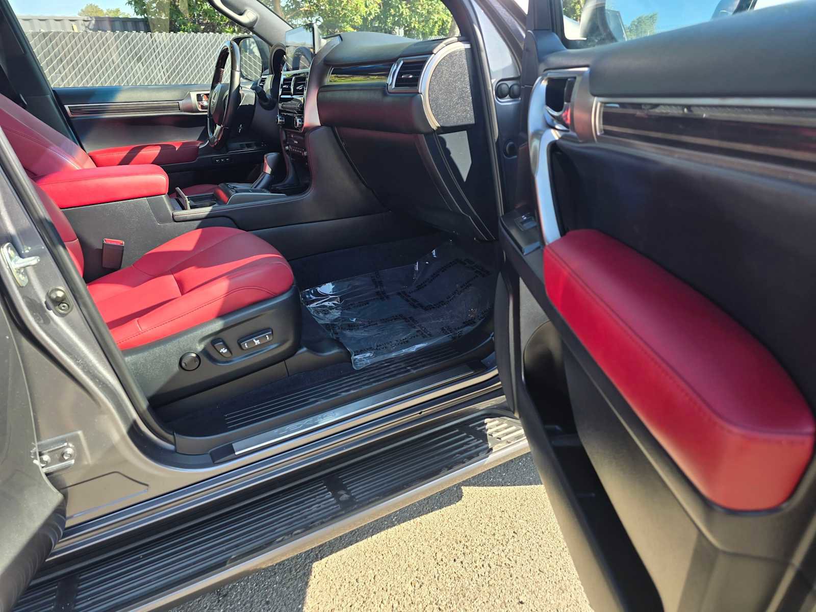 Used 2022 Lexus GX 460 Premium w/ Premium Package image 10