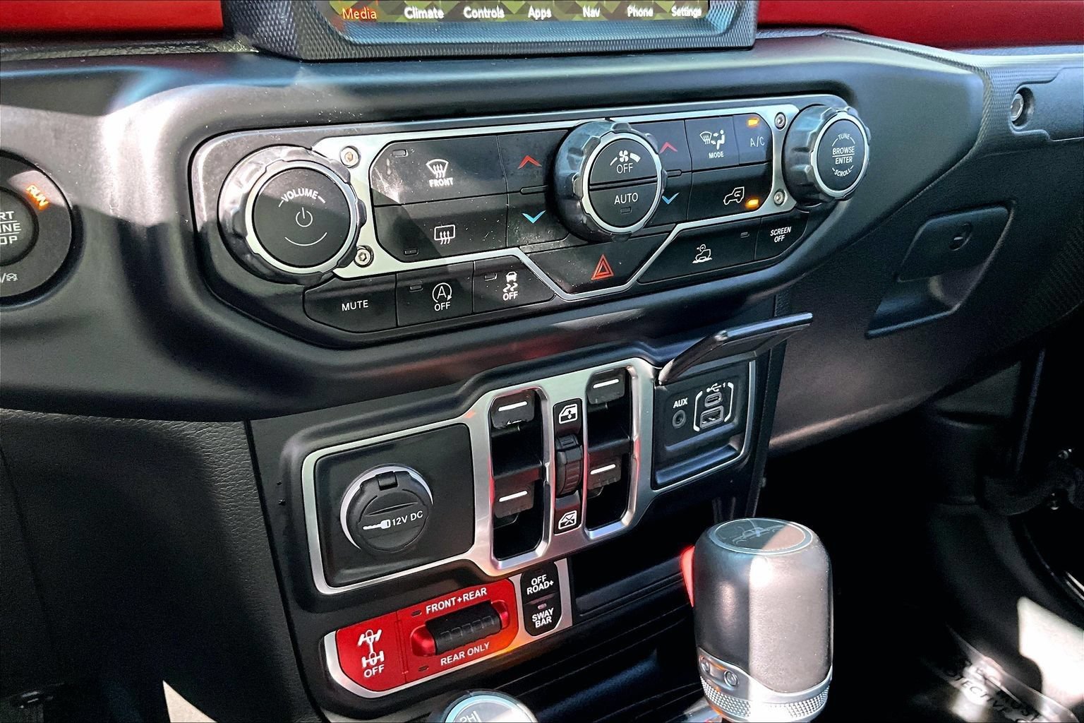 Used 2022 Jeep Gladiator Rubicon w/ LED Lighting Group AWD/4WD image 33