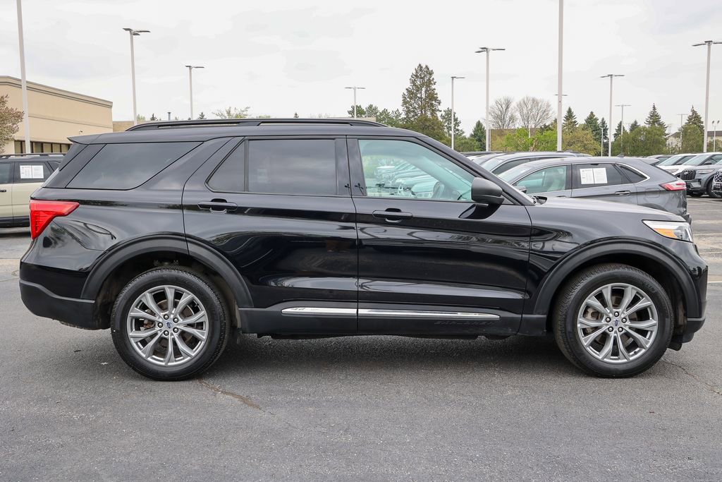 Certified 2023 Ford Explorer XLT w/ Equipment Group 202A AWD/4WD image 25