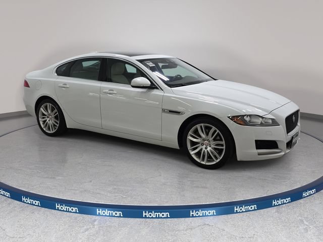 Used 2016 Jaguar XF Prestige AWD/4WD image 4