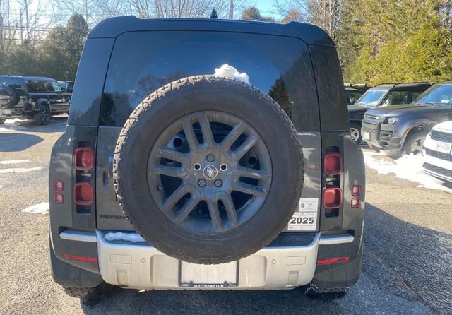 Used 2024 Land Rover Defender 110 S image 5