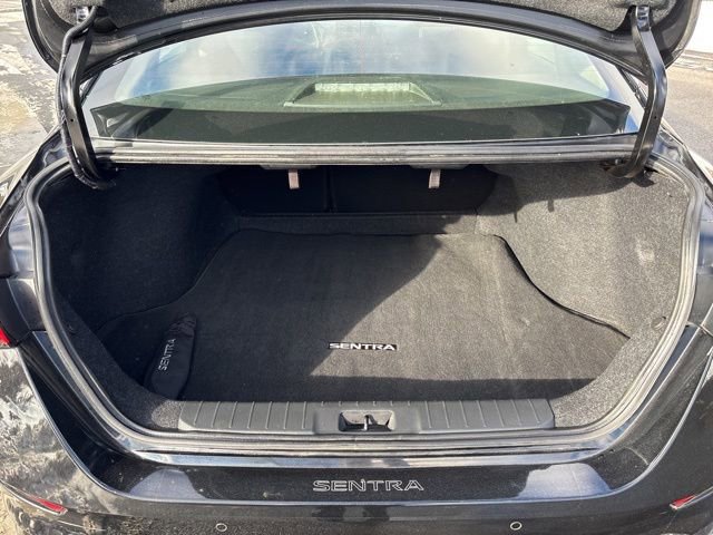 Used 2022 Nissan Sentra SR w/ Trunk Package image 12