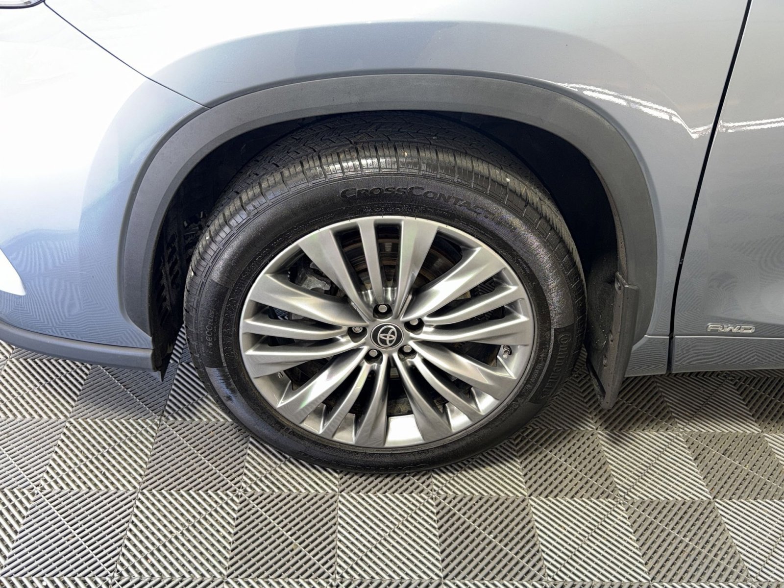 Used 2021 Toyota Highlander Platinum image 12