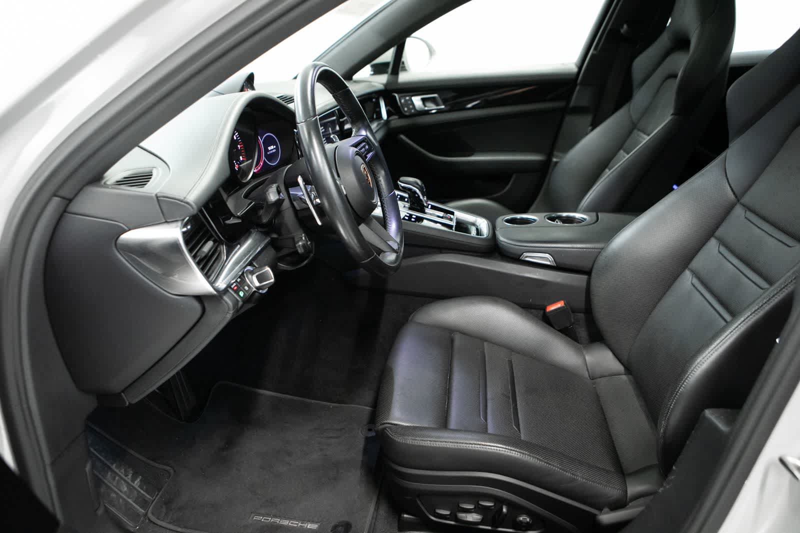 Certified 2023 Porsche Panamera RWD image 5