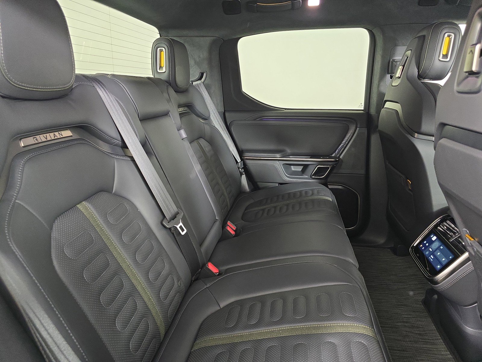 Used 2022 Rivian R1T Adventure AWD/4WD image 24