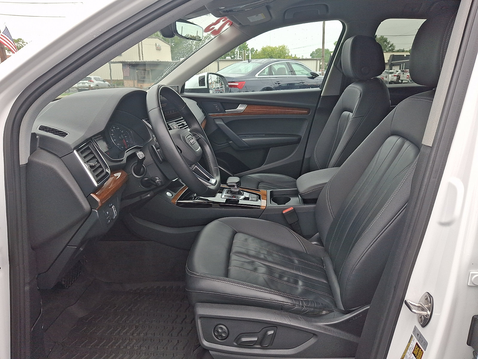 Used 2023 Audi Q5 2.0T Premium w/ Convenience Package AWD/4WD image 14