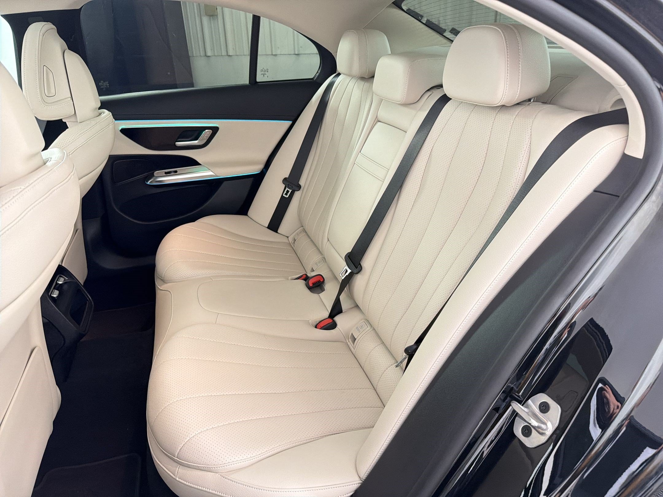 Certified 2025 Mercedes-Benz E 350 4MATIC Sedan image 15