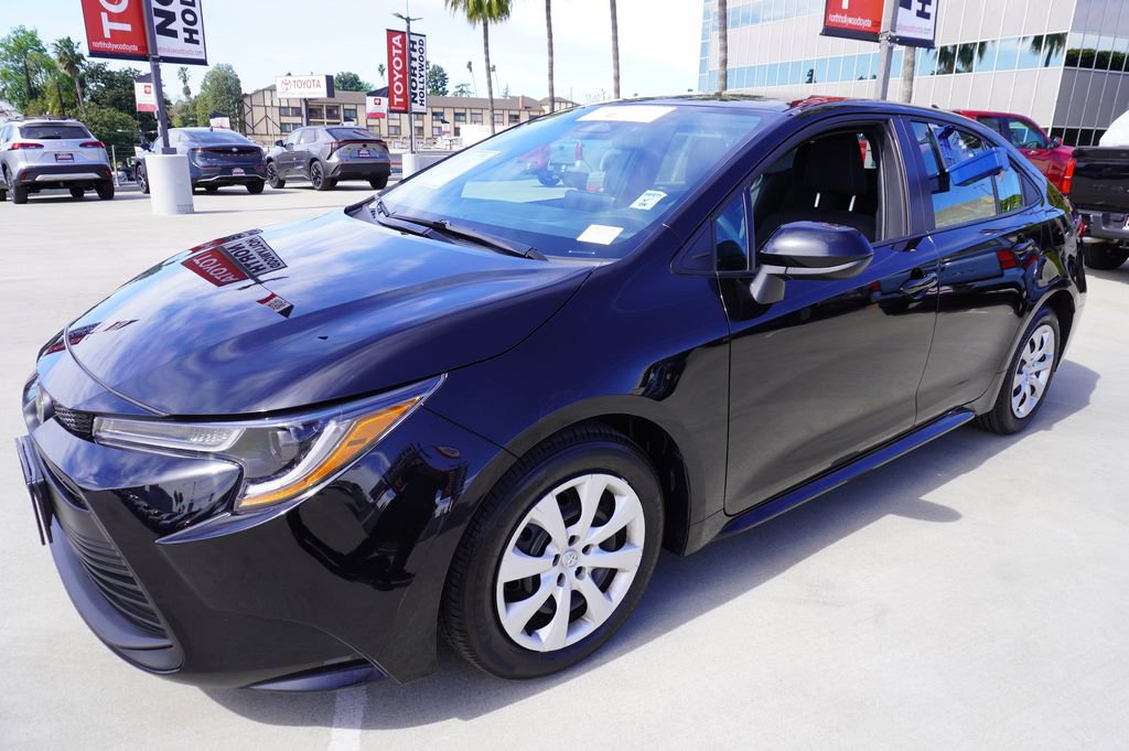 Certified 2025 Toyota Corolla LE video 4