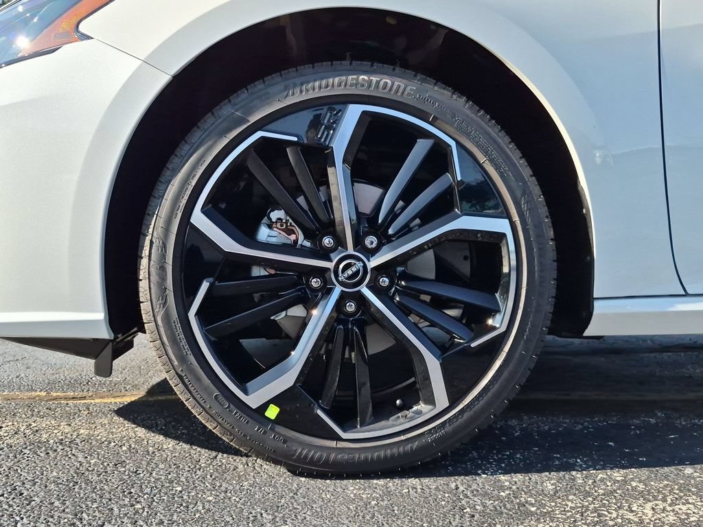 New 2026 Nissan Altima 2.5 SR AWD/4WD image 9