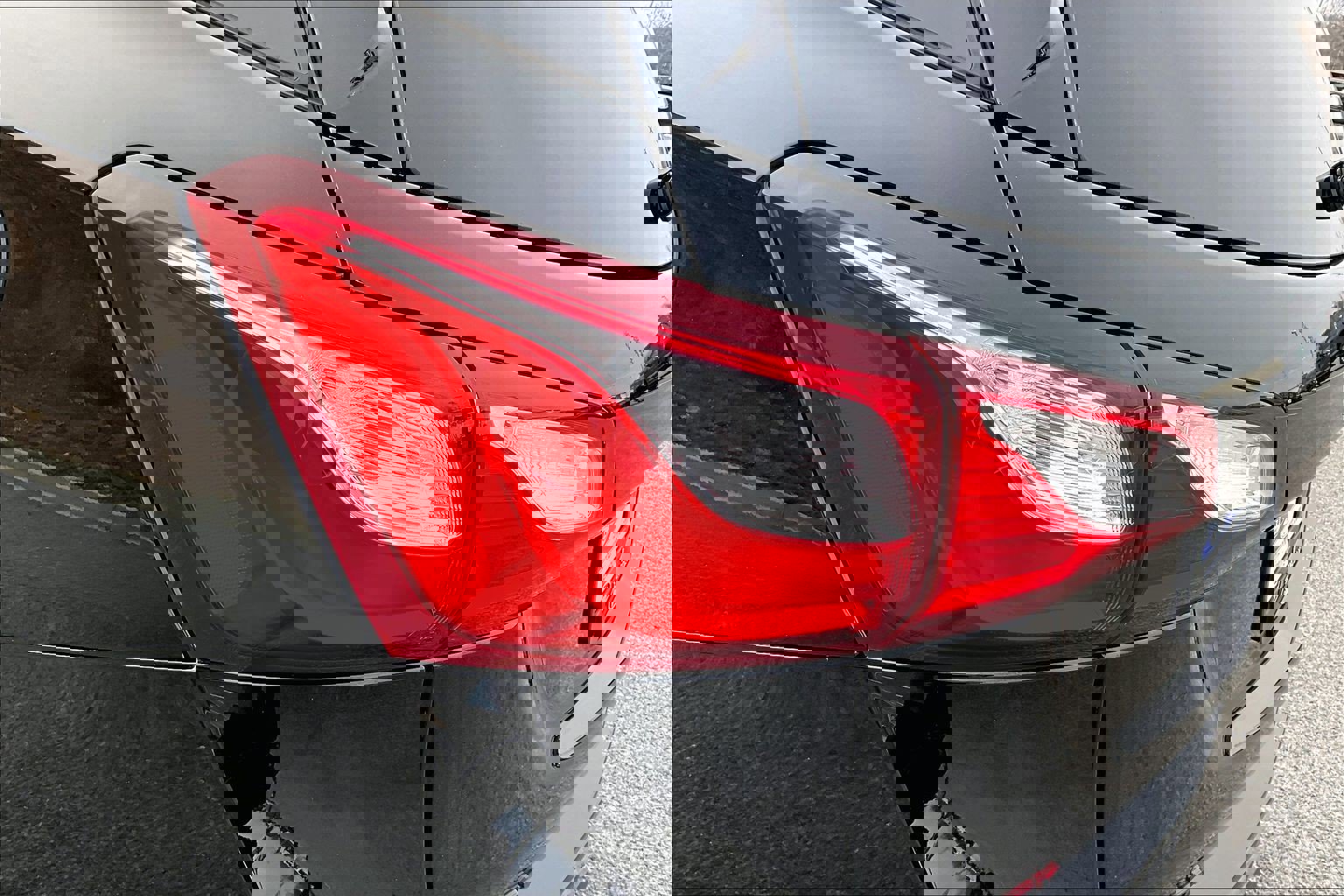 Used 2020 Chevrolet Equinox Premier w/ Premier Redline Edition image 24