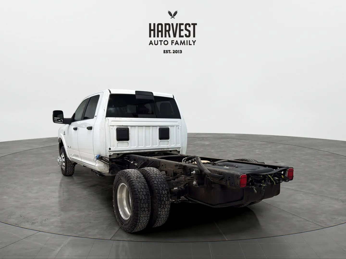 Used 2023 RAM 3500 SLT w/ Quick Order Package 2YG SLT AWD/4WD image 4