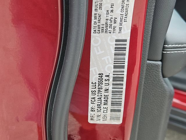 Used 2023 Jeep Grand Cherokee L Laredo RWD image 33